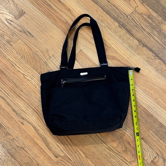 Baggallini Black Tote Bag - Picture 3 of 9
